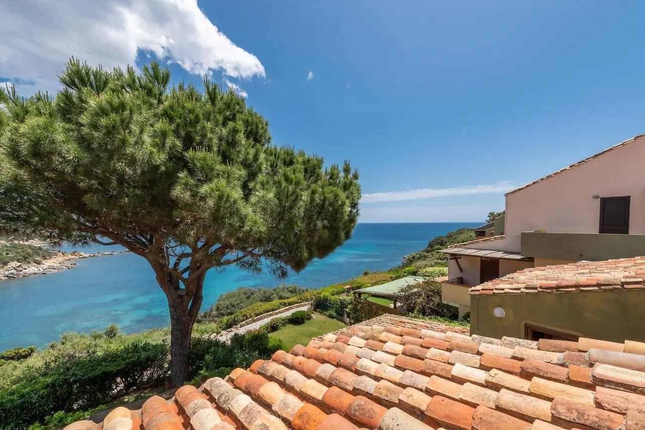 Accu Is Prezzus D Fronte Mare Apartamento Villasimius